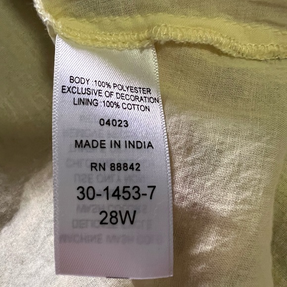 Beautiful floral, lined tank top - Picture 3 of 3